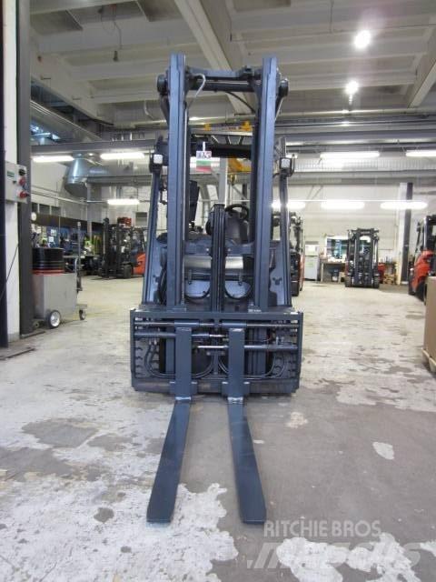 Linde E25 Električni viljuškari