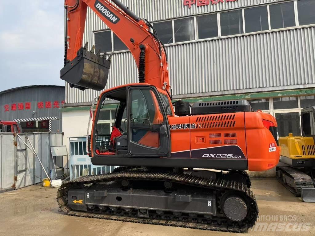 Doosan DX 225 LCA Bageri guseničari