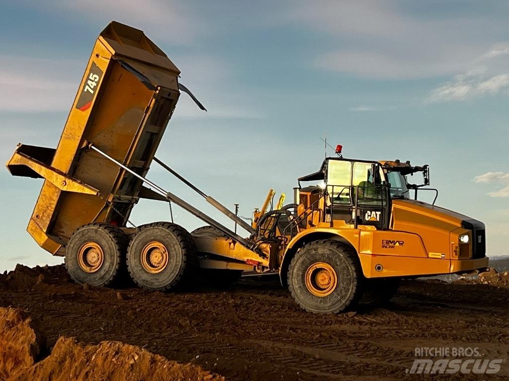 CAT 745 Zglobni damperi