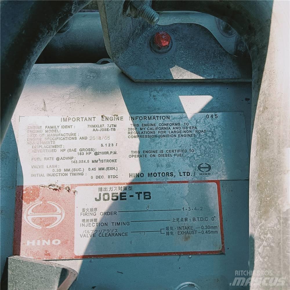 Kobelco SK260D Bageri guseničari
