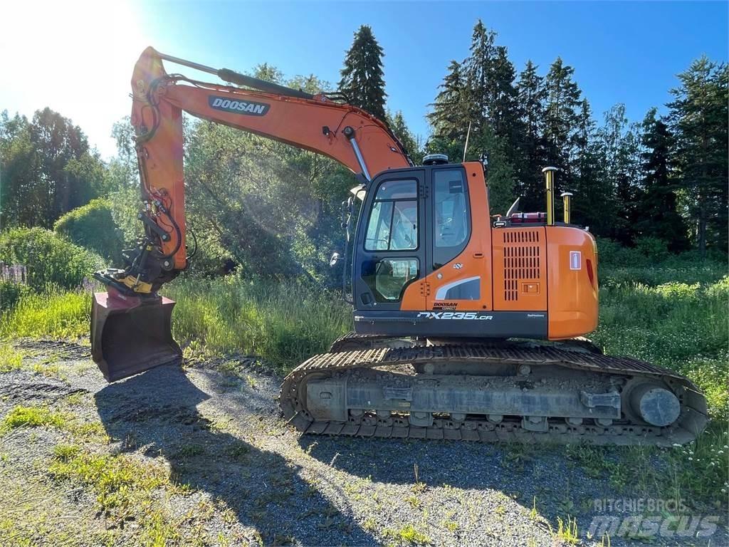 Doosan DX235 LRC Bageri guseničari