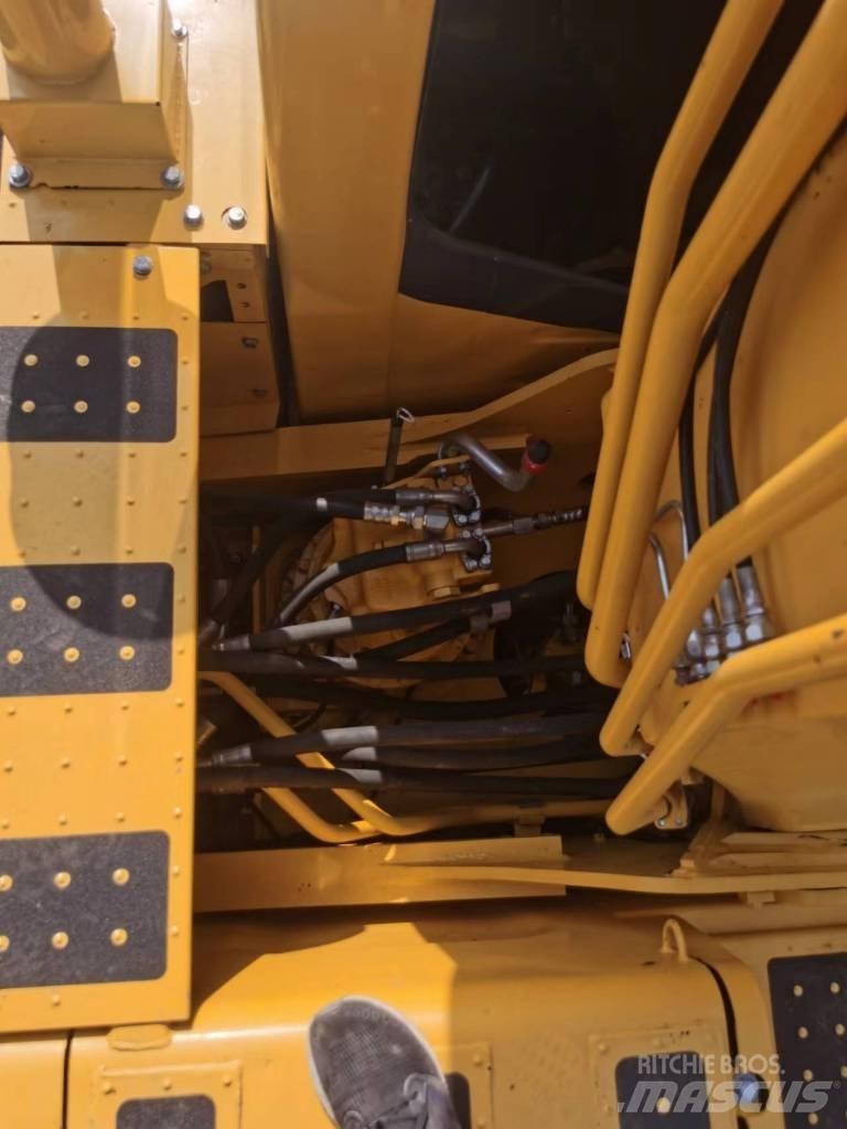 Komatsu PC 200 Bageri guseničari