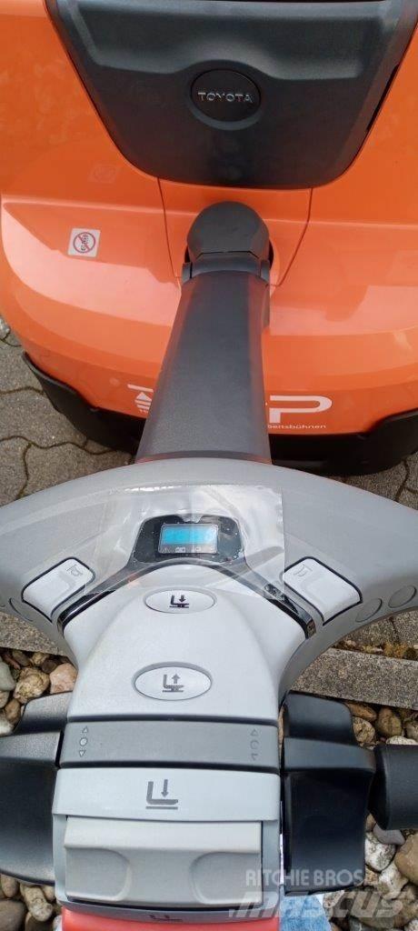 Toyota SWE120L Ručni električni viljuškar