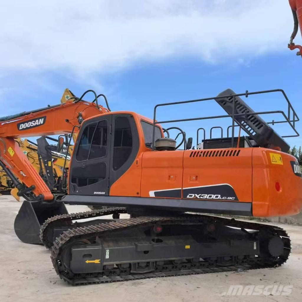 Doosan DX 300 Bageri guseničari