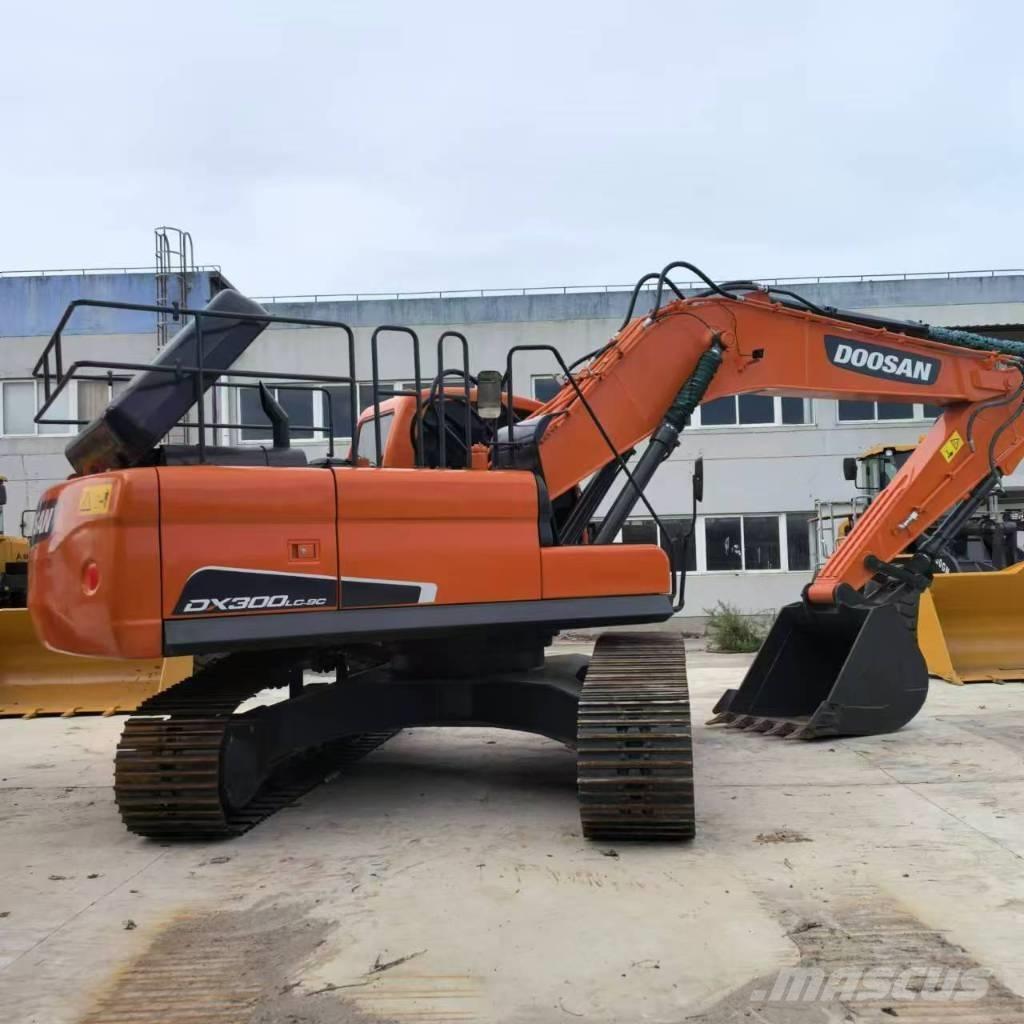 Doosan DX 300 Bageri guseničari