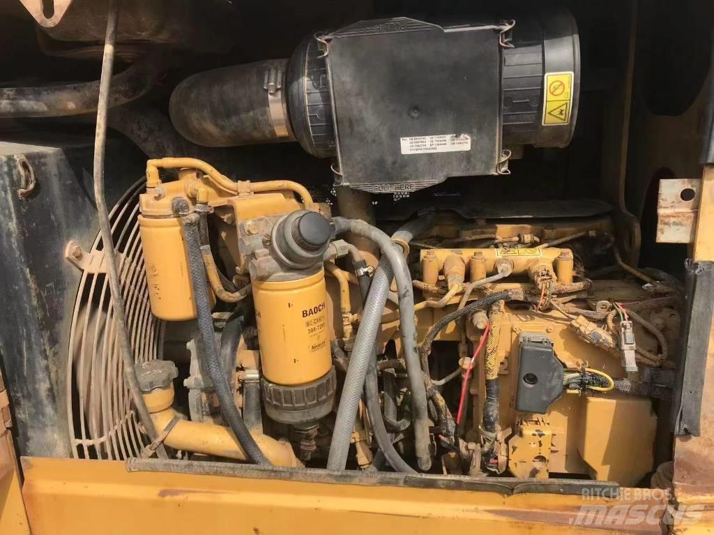 CAT D 5 K Buldožeri guseničari