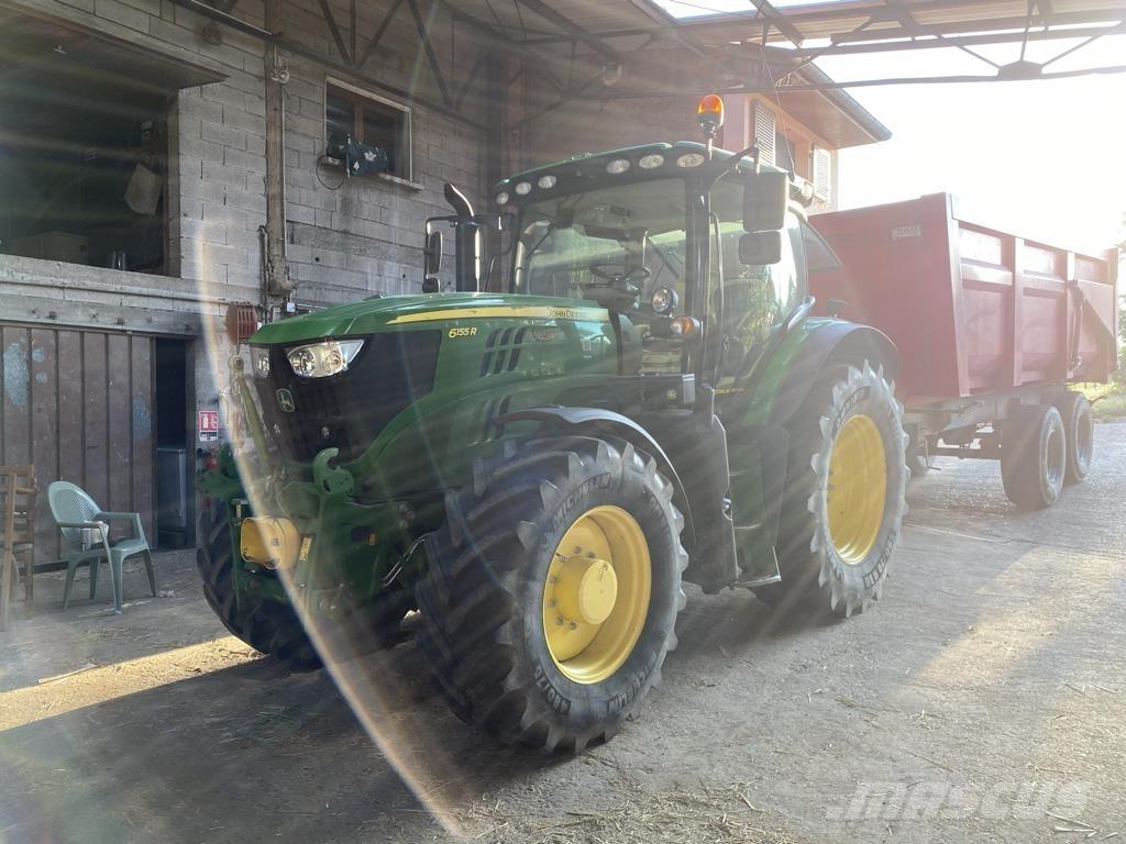 John Deere 6155R Traktori