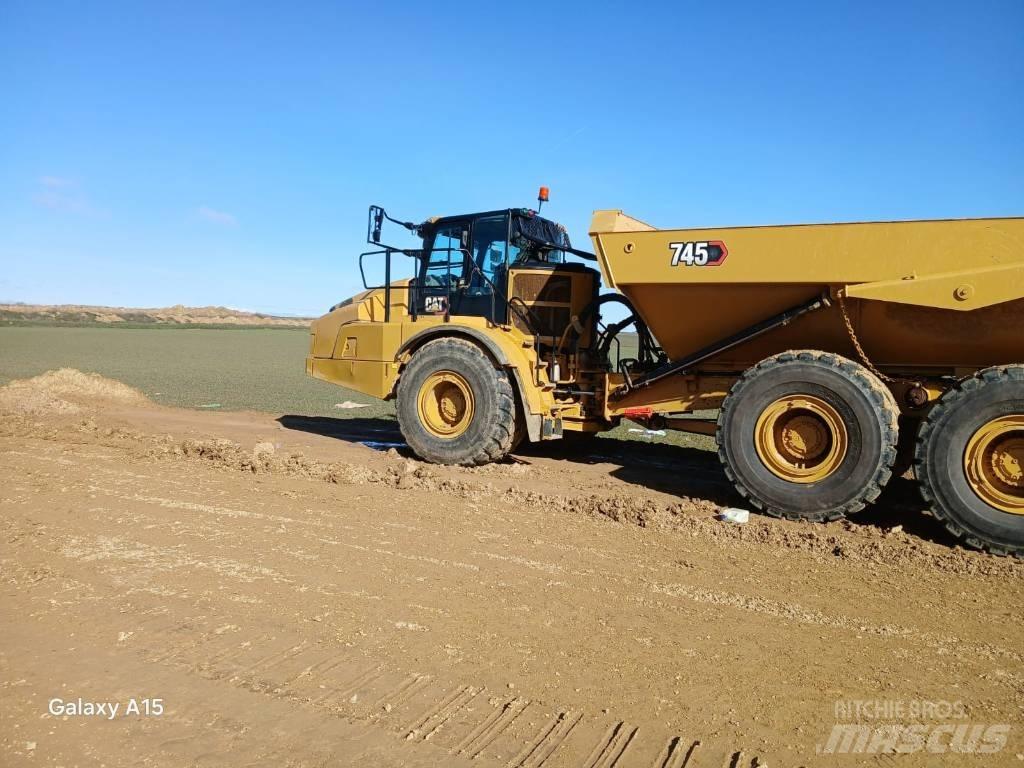 CAT 745 Zglobni damperi