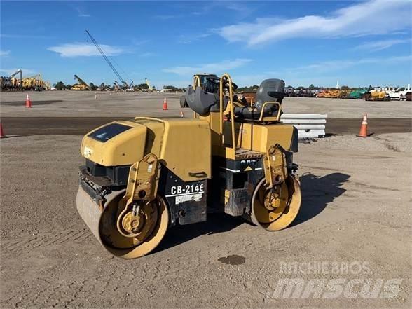 CAT CB-214E Valjci sa jednim bubnjem