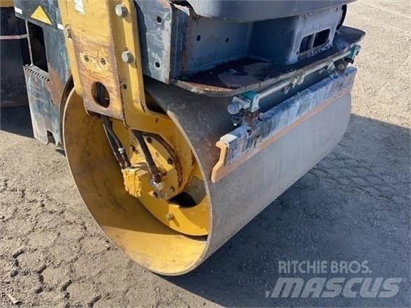 CAT CB-214E Valjci sa jednim bubnjem