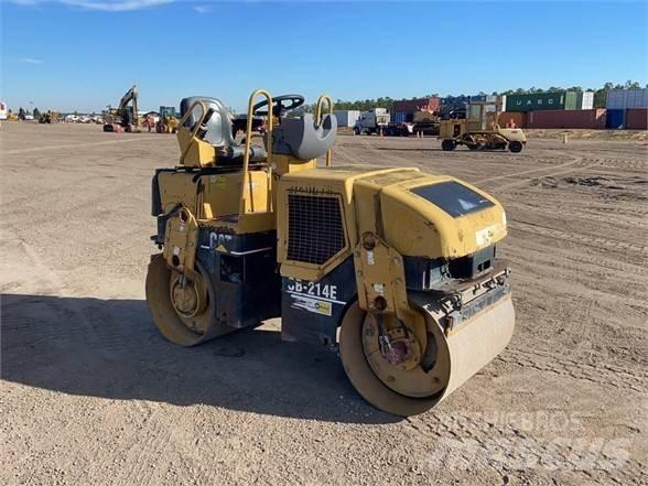 CAT CB-214E Valjci sa jednim bubnjem
