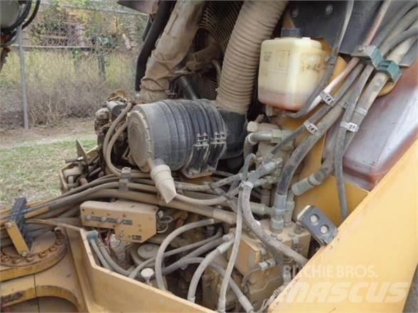 CAT CB-534DXW Valjci sa jednim bubnjem