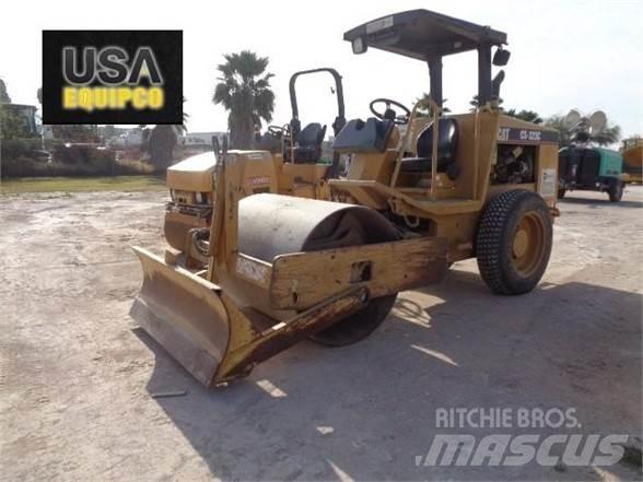CAT CS-323C Valjci sa jednim bubnjem