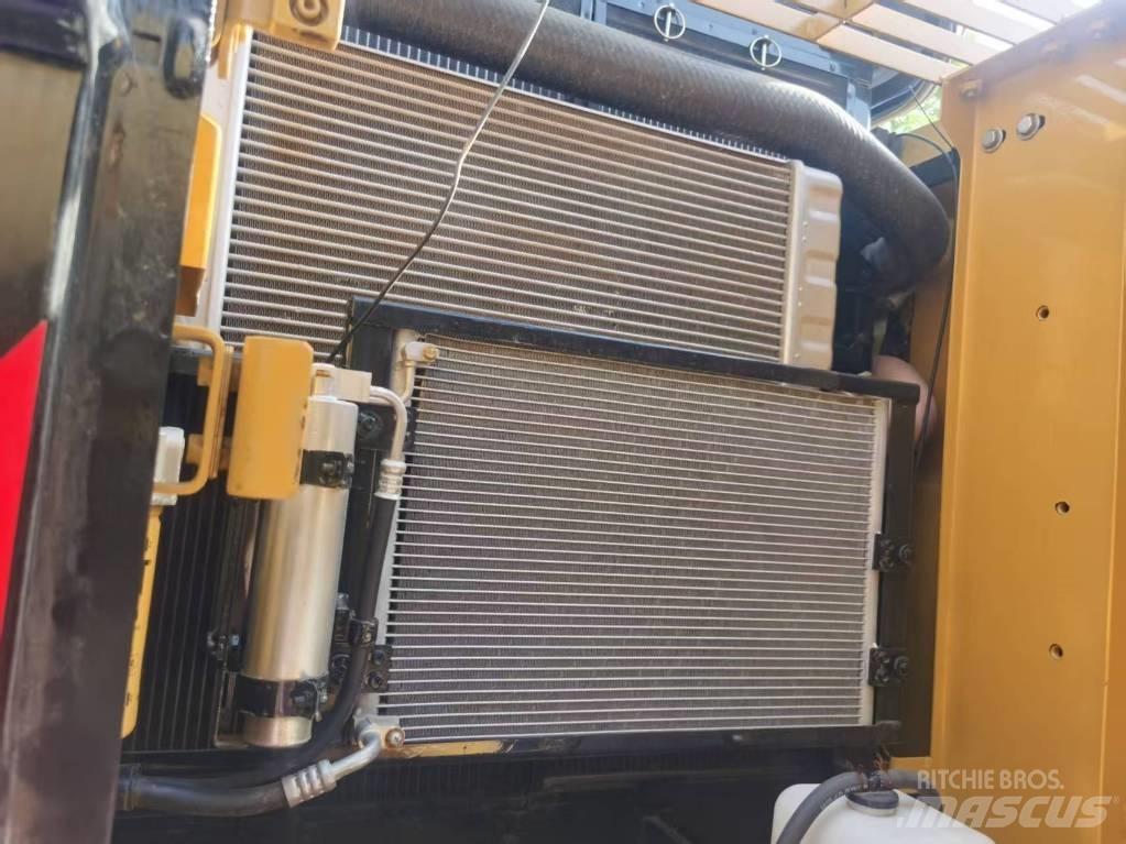 CAT 320d2 Bageri guseničari