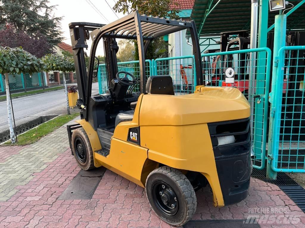 CAT DP 45 N V-3549 Dizelski viljuškari