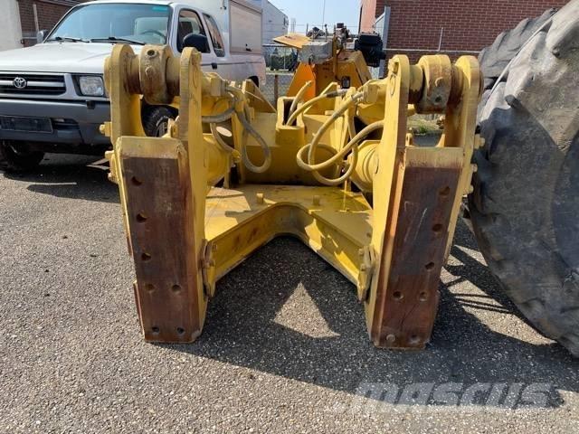 CAT D 8 R Ripper Ostale komponente za građevinarstvo