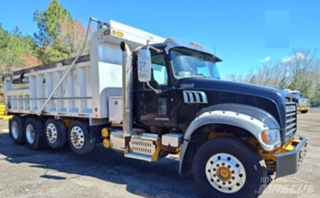 Mack GU 713 Kiperi kamioni