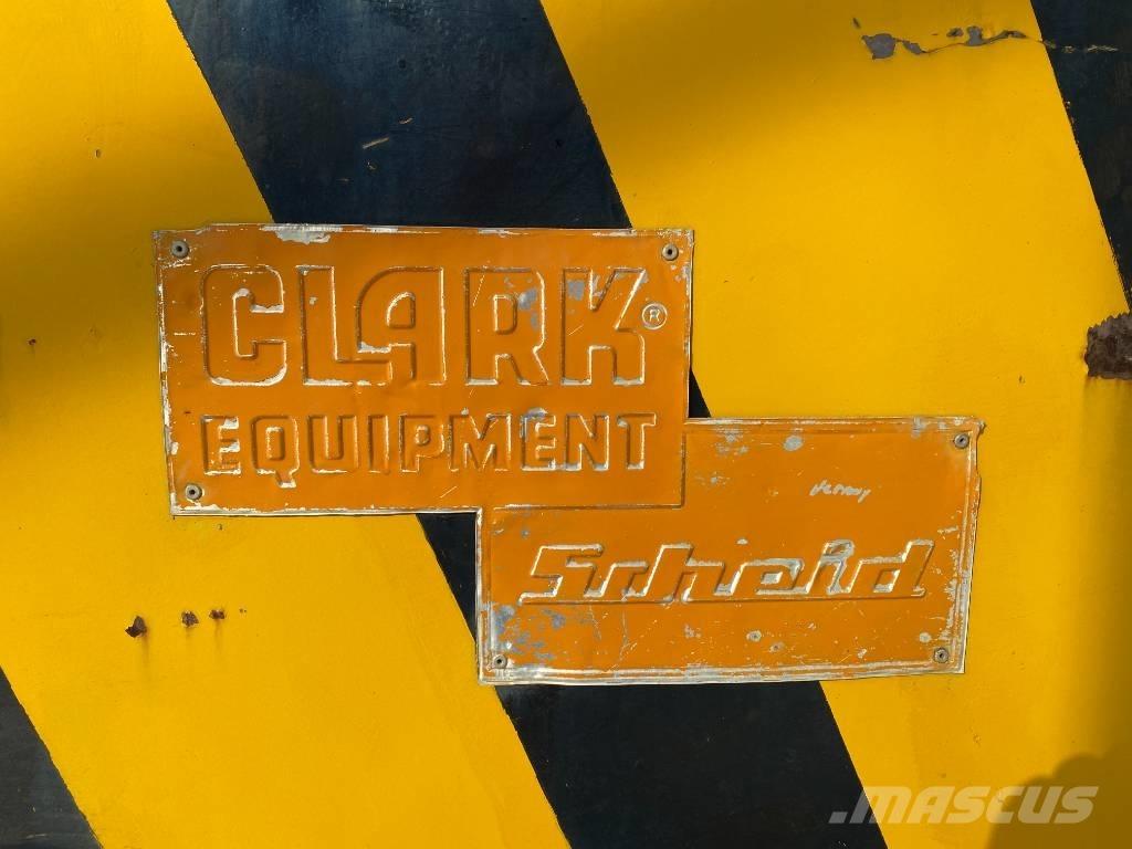 Clark Equipment Gume, točkovi i felne
