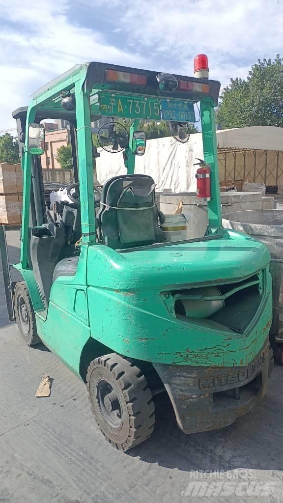 Mitsubishi FD 25 Dizelski viljuškari