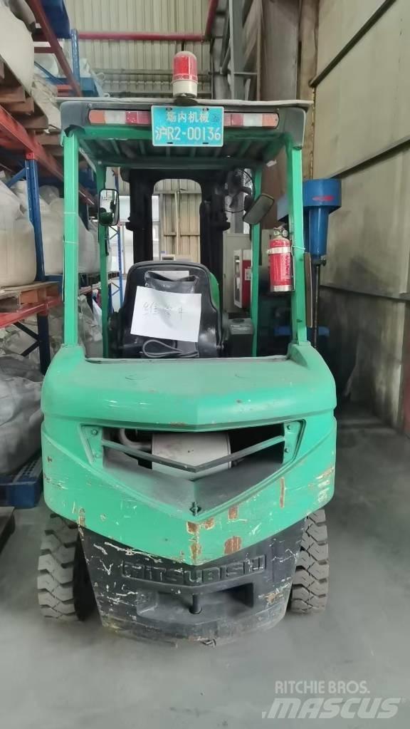 Mitsubishi FD 25 Dizelski viljuškari