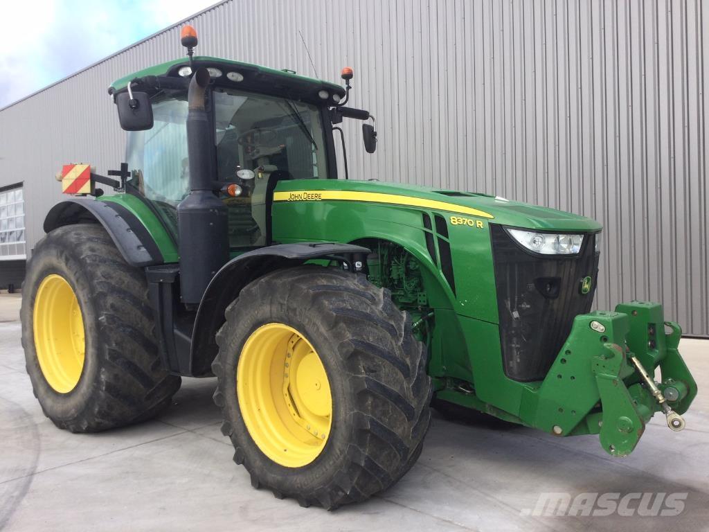John Deere 8370R Traktori