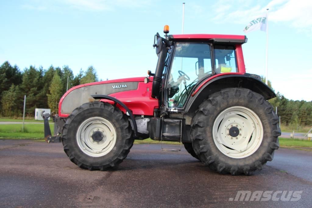 Valtra T 131 Traktori