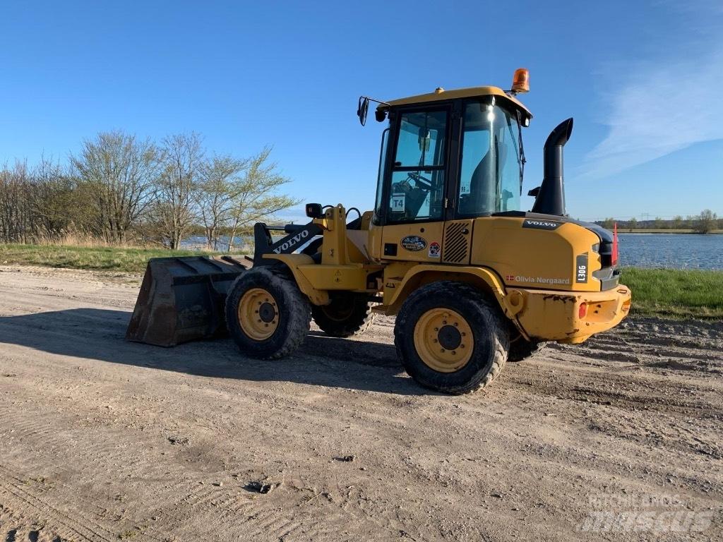 Volvo L 30 G Utovarivači na točkove