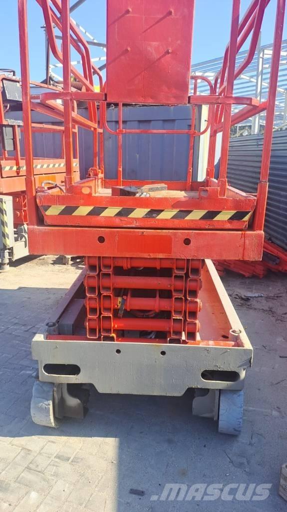 Haulotte Compact 12 Makazaste platforme