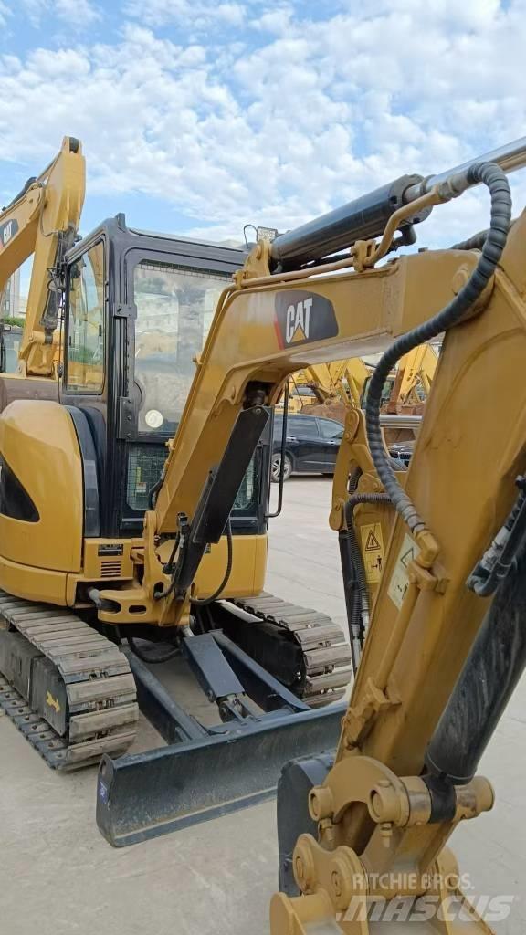 CAT CAT302D Bageri guseničari