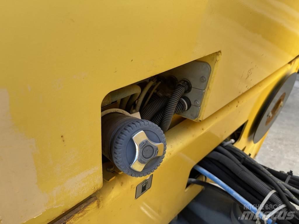 Bomag BW 151 AD-2 Valjci sa duplim bubnjem
