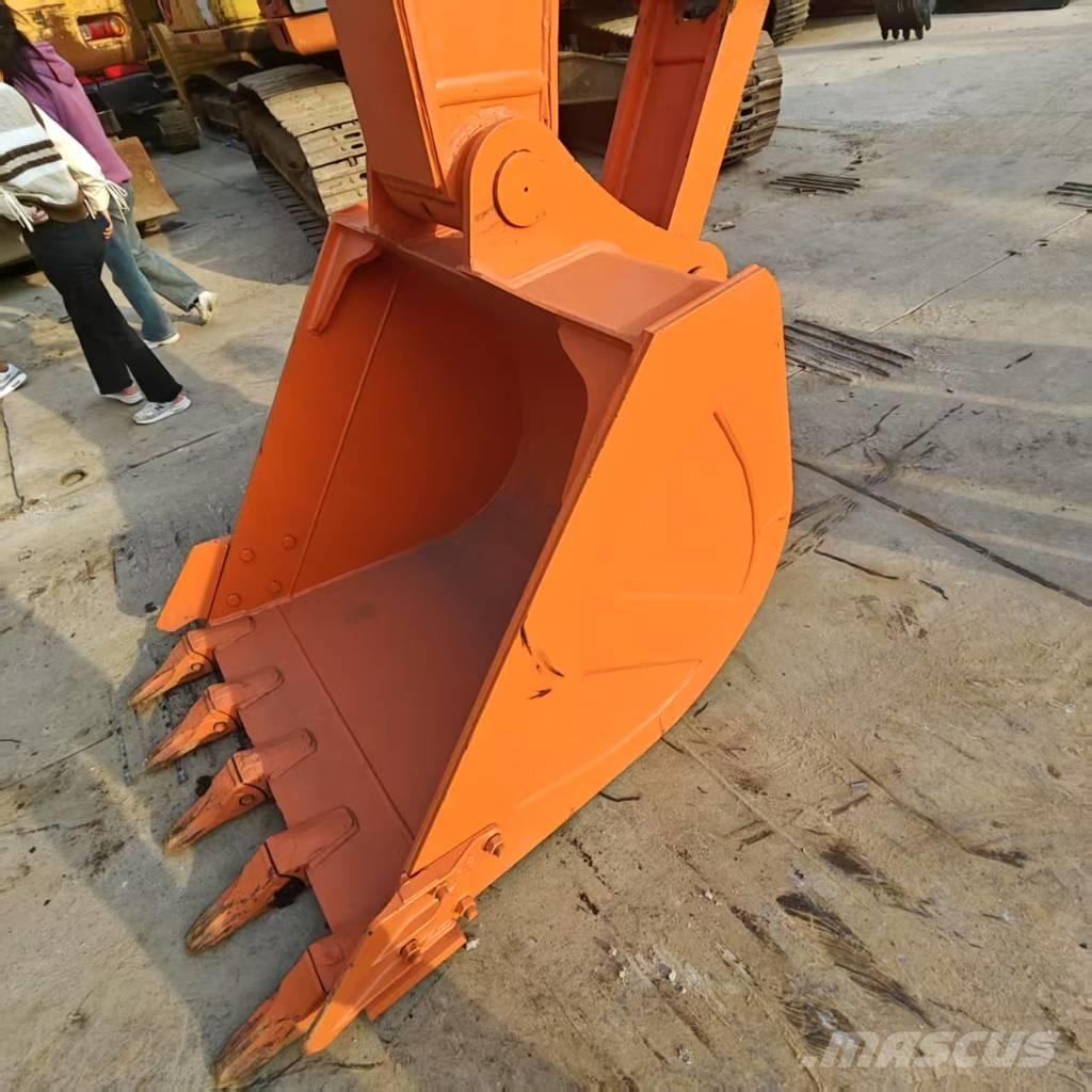 Hitachi ZX 210 Bageri guseničari