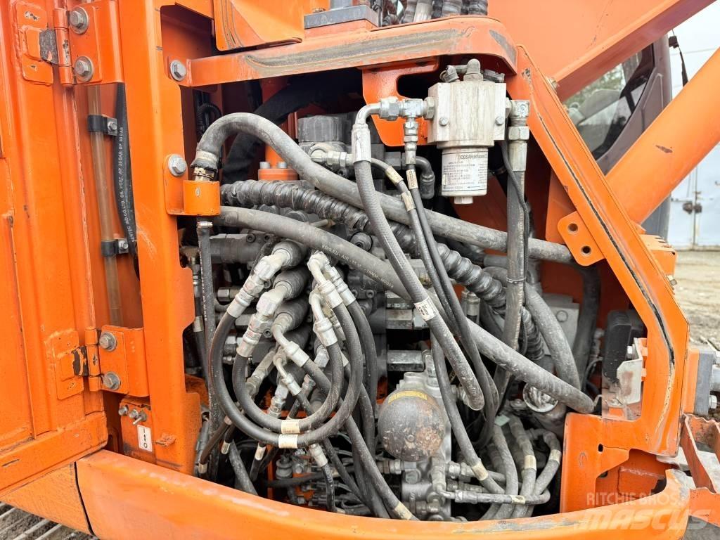 Doosan DX 140 LCR Bageri guseničari