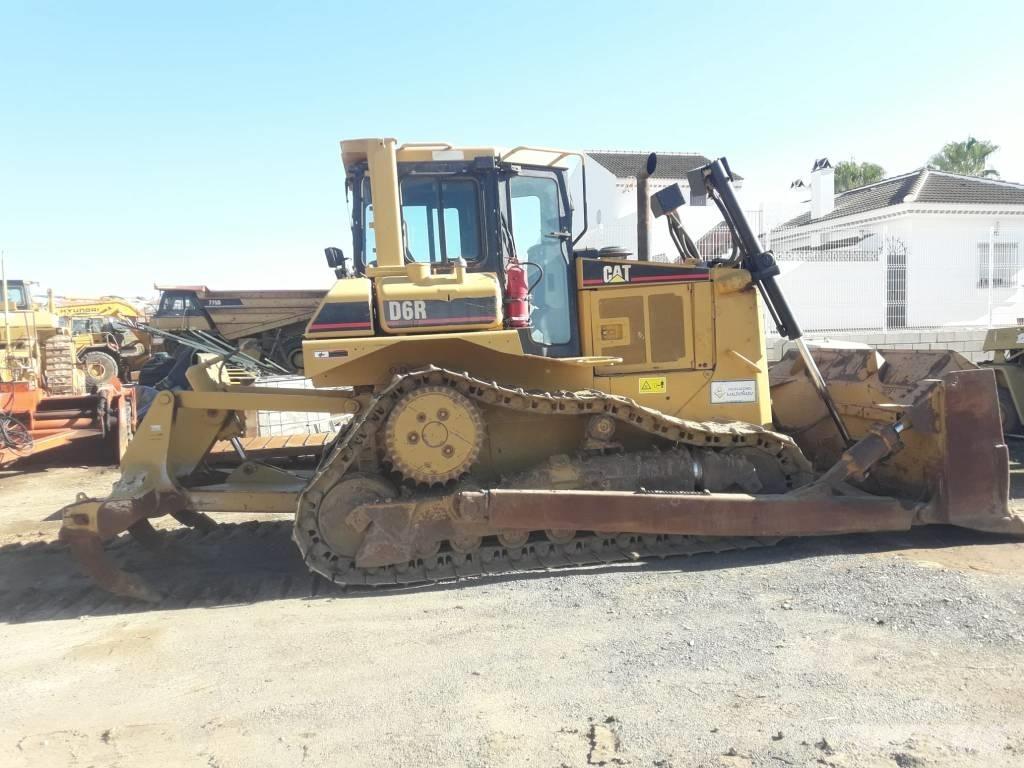 CAT D 6 R II Buldožeri guseničari