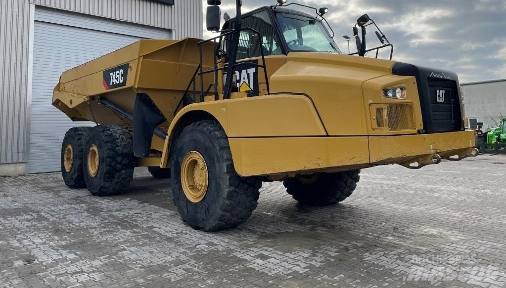 CAT 745 C Zglobni damperi
