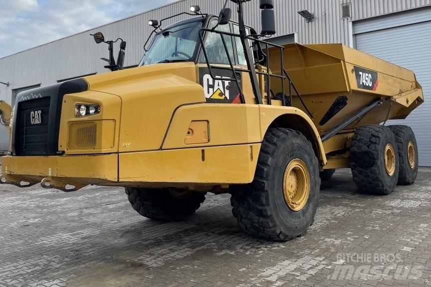 CAT 745 C Zglobni damperi