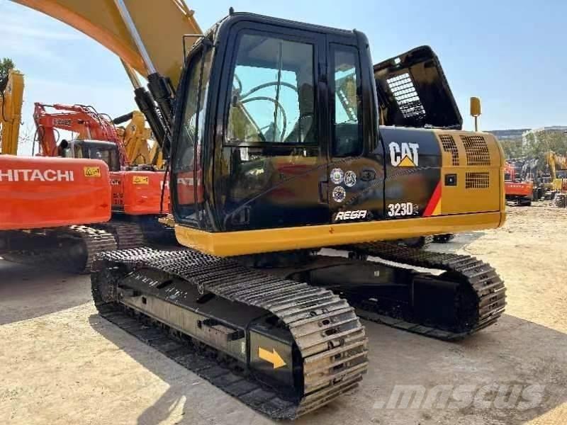 CAT 323 D Bageri guseničari