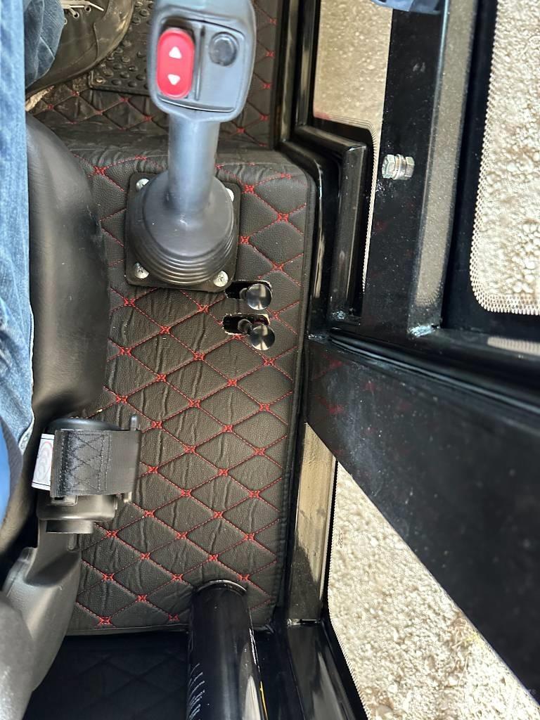  sonstige A08 Skid steer mini utovarivači