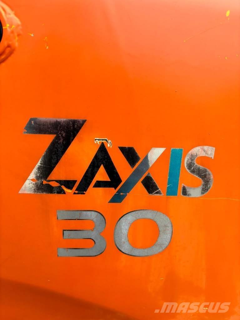 Hitachi ZX 30 Mini bageri < 7t