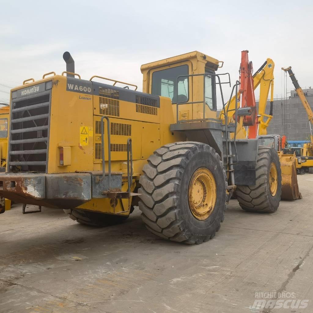 Komatsu WA 600-6 Utovarivači na točkove