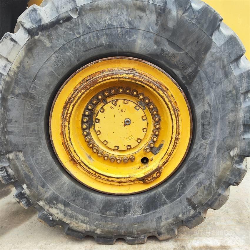 Komatsu WA 600-6 Utovarivači na točkove