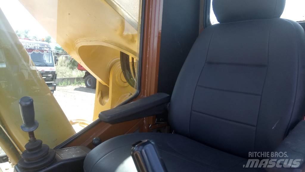 CAT 245 D ME Bageri guseničari
