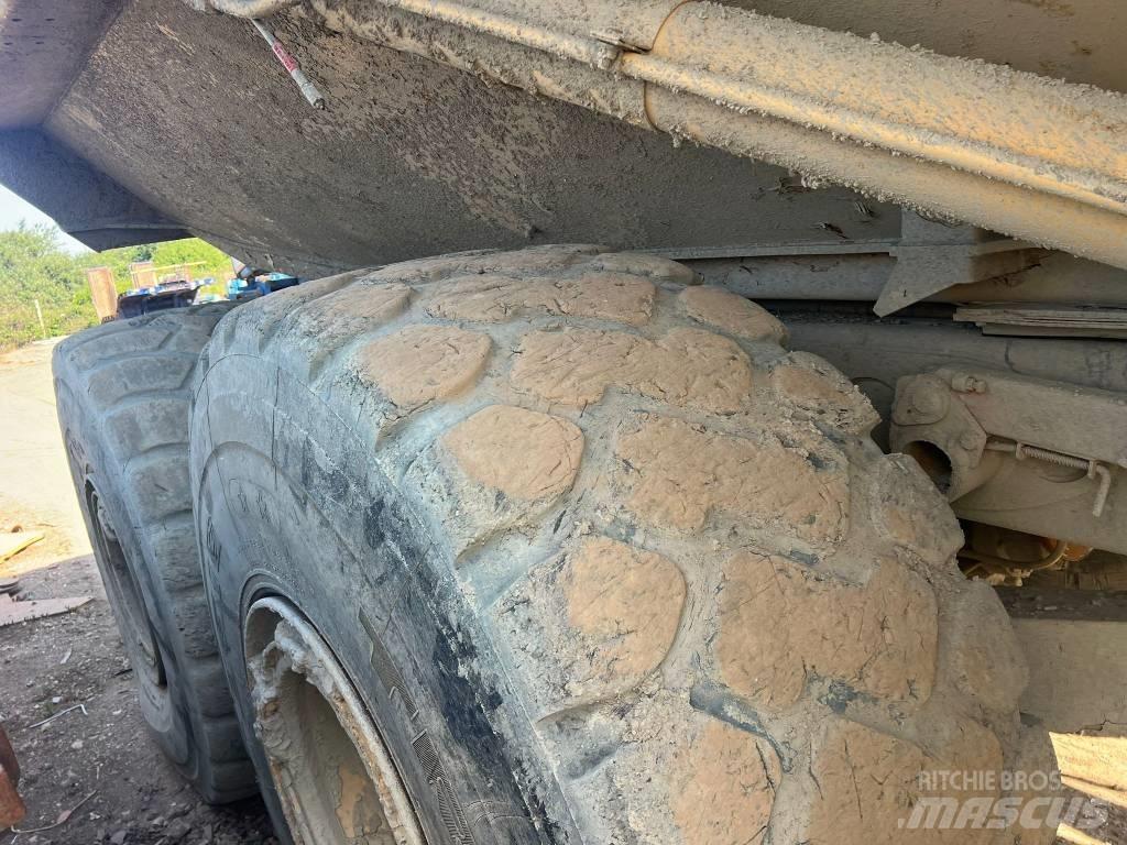 CAT 740 Zglobni damperi