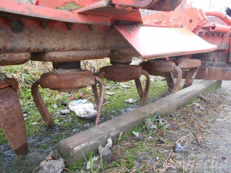 CLAAS Quadrant 1150 Prese/balirke za četvrtaste bale