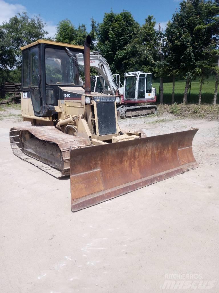 CAT D 4 C Buldožeri guseničari