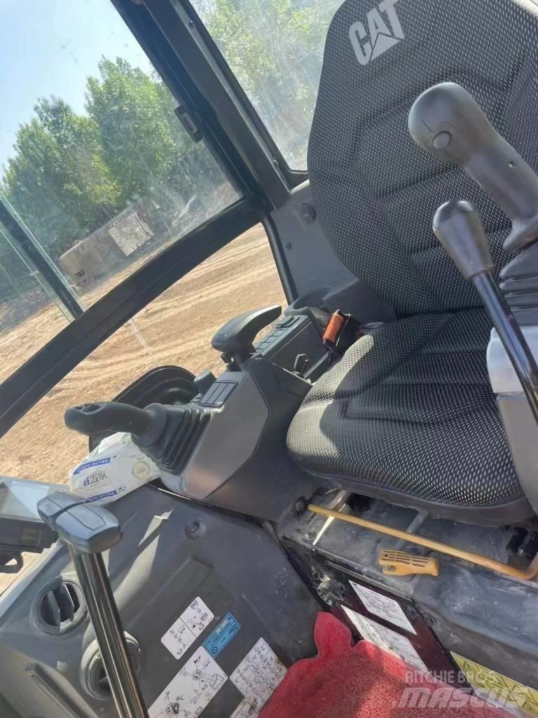 CAT 302 Mini bageri < 7t