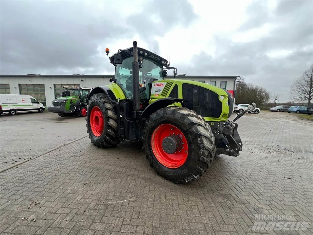 CLAAS Axion 930 Traktori