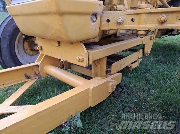Ford 2000 TRACTOR Ostalo za građevinarstvo