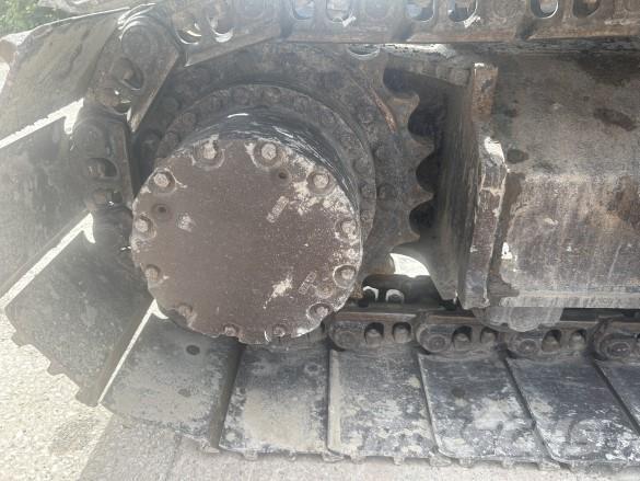 Hitachi ZX225 Bageri guseničari