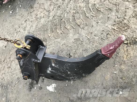 RIPPER TOOTH JCB 3CX Kašike / Korpe