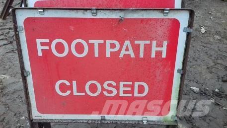  VARIOUS ROAD SIGNS Ostalo za građevinarstvo